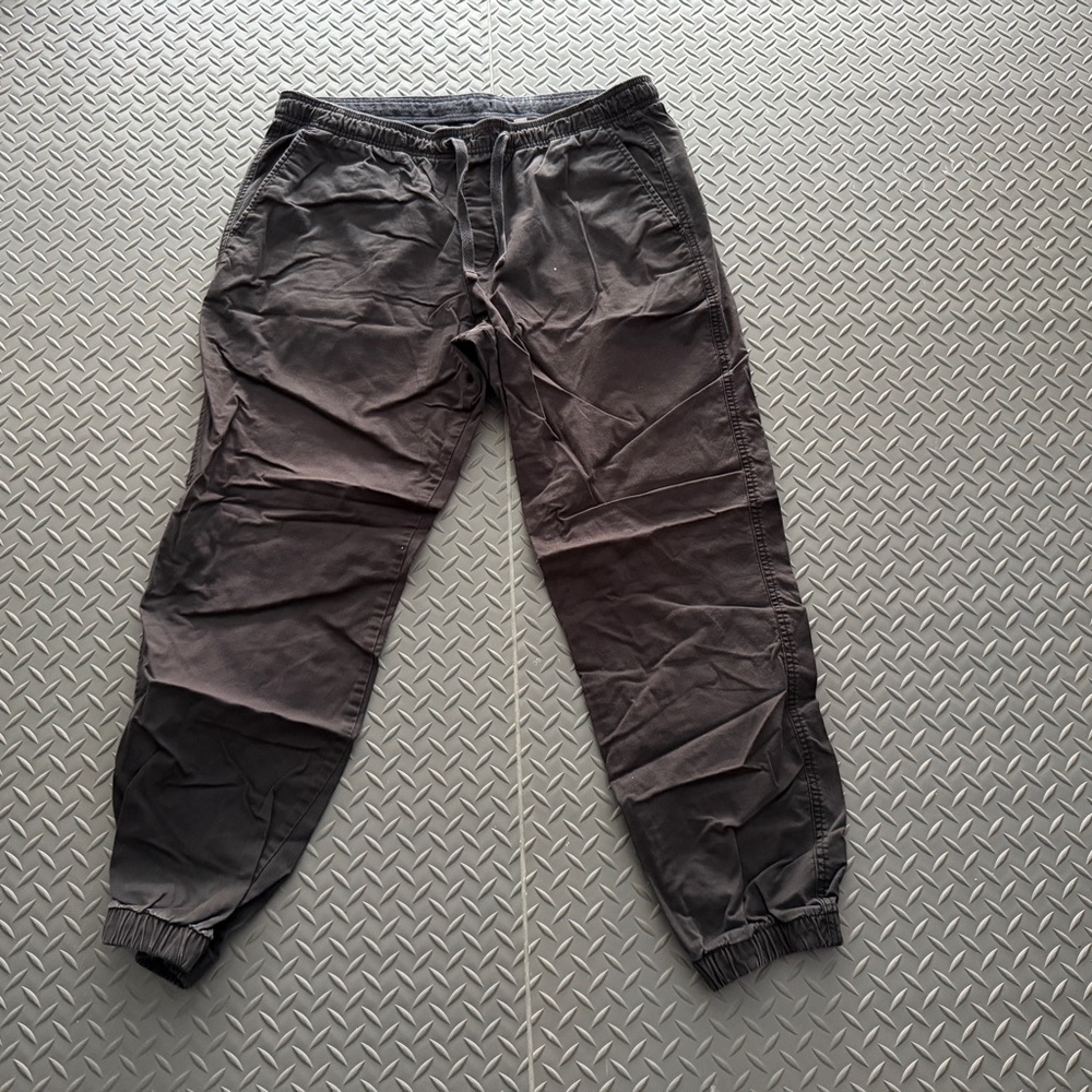 GAP Men's Khaki Joggers (2-pack)